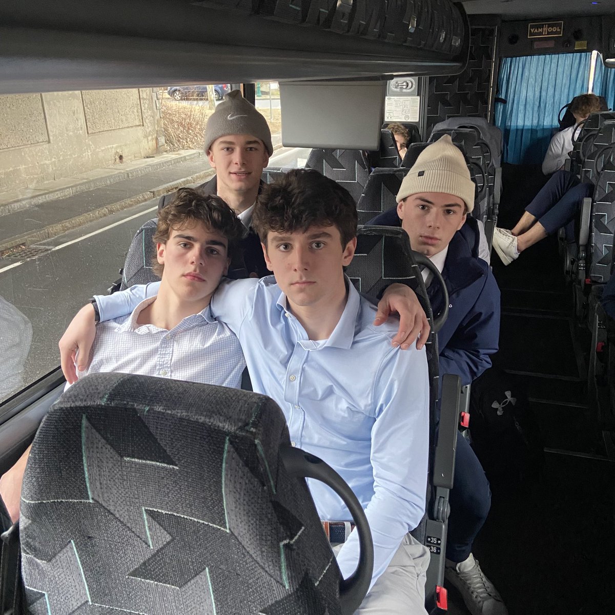 🛡️The boys venture up to New Hampshire today to play the Huskies. We have some unfinished business from last year. 
First goal prediction: Nate Porter🚨
#rollshields🛡️

🆚New Hampton
📍Jacobson Arena
⏰4:00
💻link: newhampton.org/quick-links/nh…