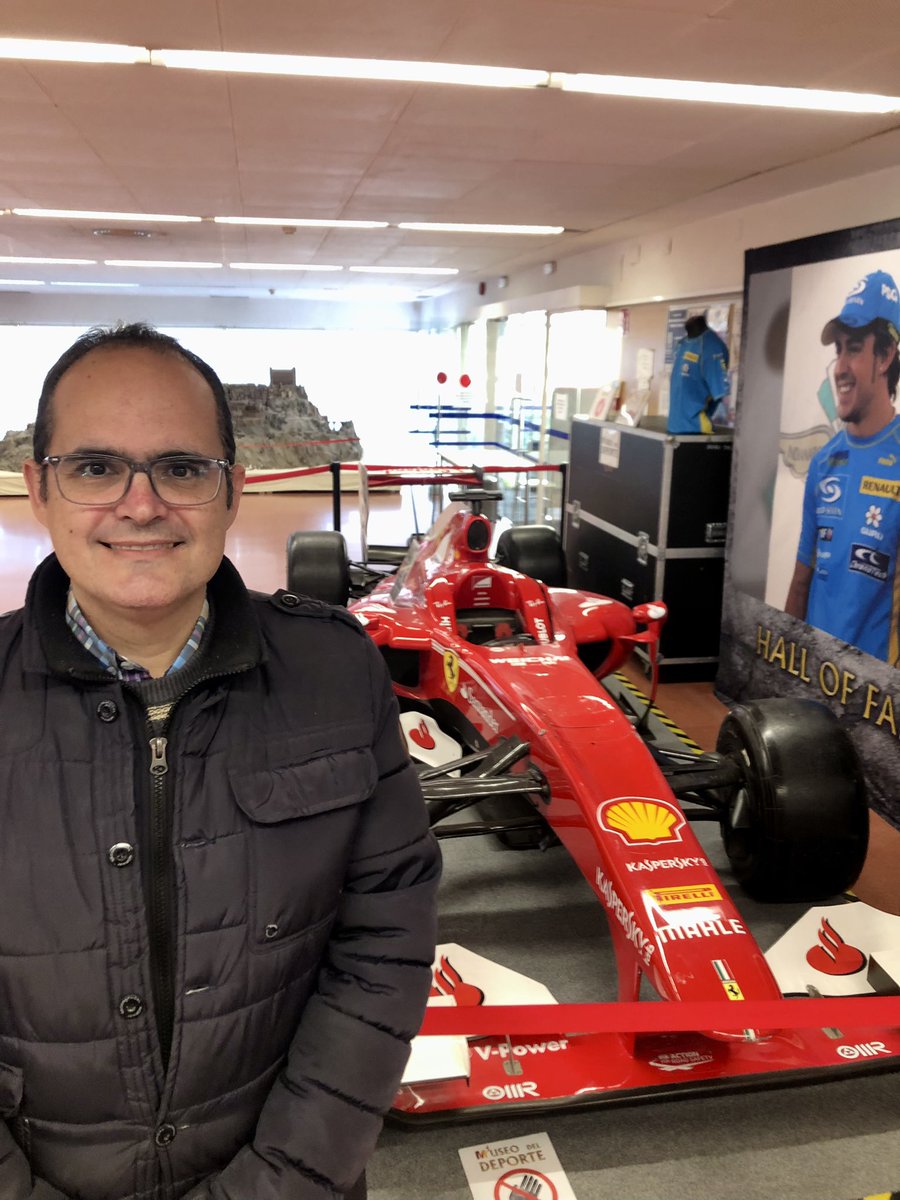 RafaCamarilloIQ's tweet photo. Espectacular el #Museodeldeporte de @marca (Toledo, enero 2025). 🏎️ Fernando Alonso, 🏃🏾♂️ Mike Powell, 🏃🏾♂️ Usain Bolt https://t.co/GeHVwnhSRM
