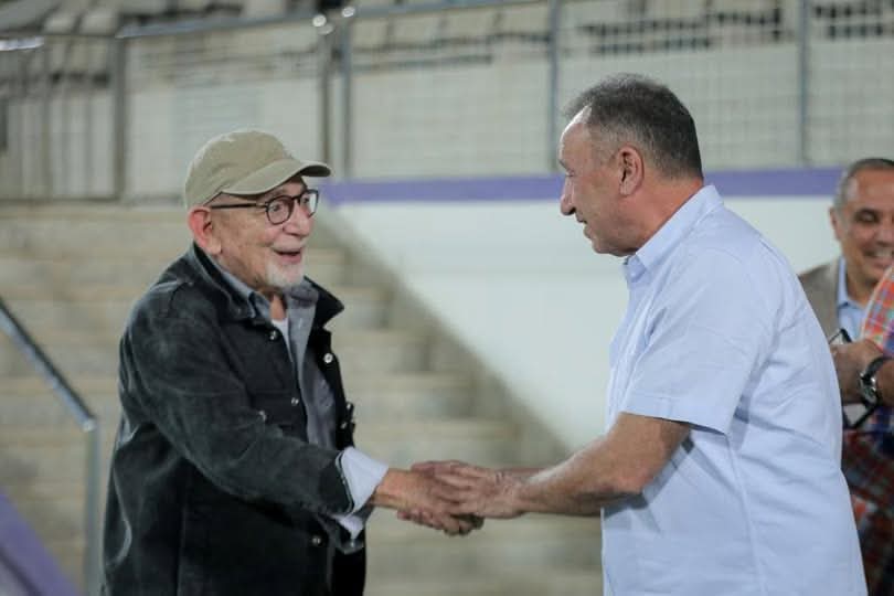 Dinamahmoued4's tweet photo. شكرا للكابتن محمود الخطيب على المساهمة في تدمير بطل افريقيا.. بنـجاح ساحق
#فشل_الخطيب_ضيع_الأهلي https://t.co/VpC4AWGOgN