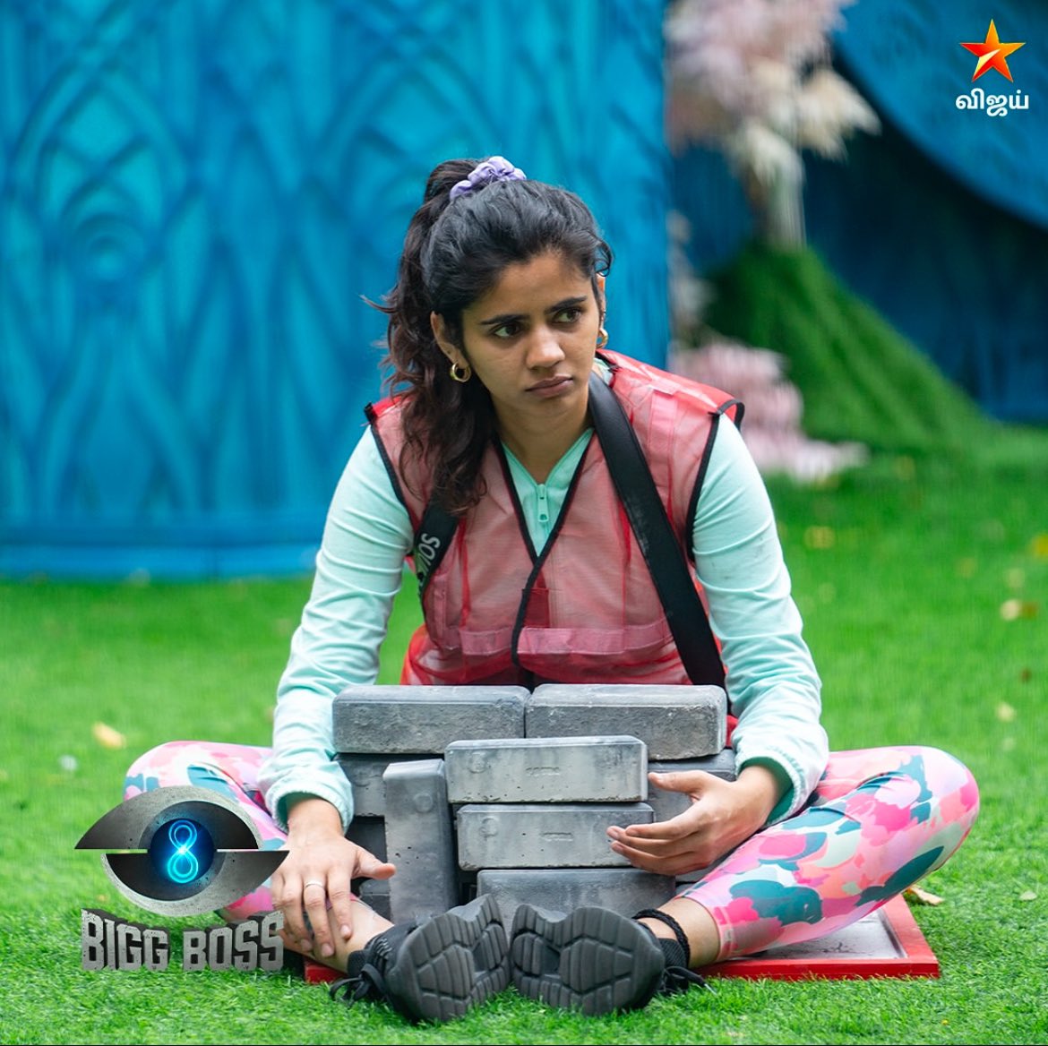 aishp90's tweet photo. In a world fixated on perfection, it’s easy to overlook the beauty found in imperfection. My imperfect girl!!!
Neariyyo neariyyo miss pannuvan 🥰

#BiggBossTamilSeason8 
#BiggBossSeason8Tamil https://t.co/LXb04ajf9Z