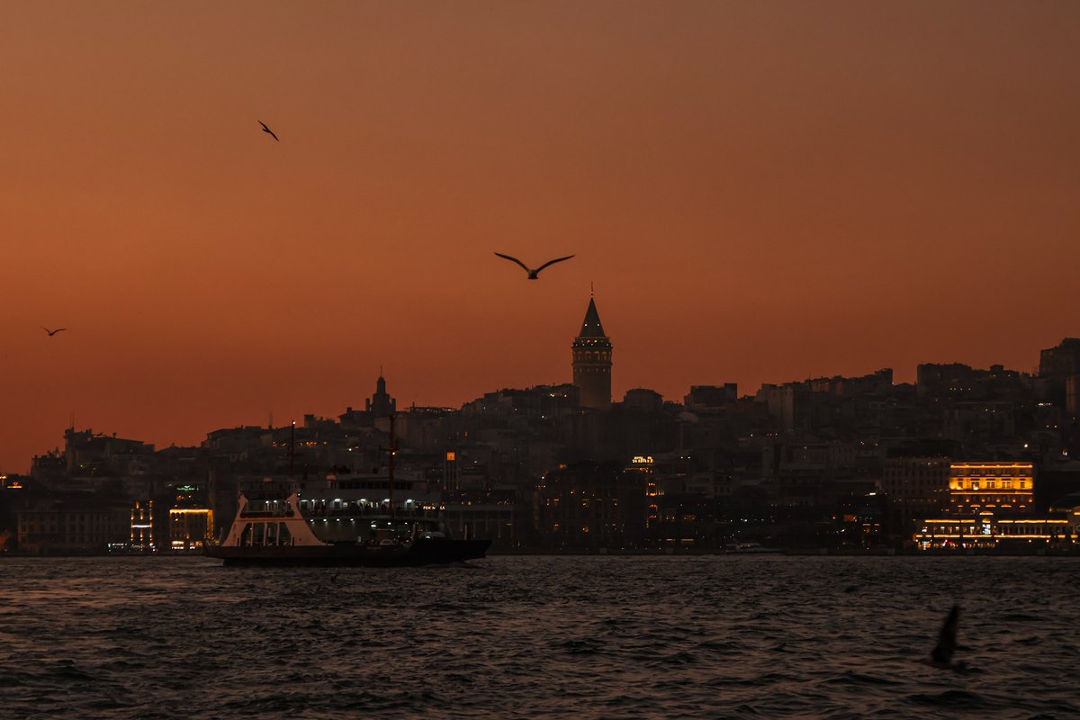 omerfoztrk's tweet photo. gezmeye çıktın ve istanbul seni büyüledi https://t.co/MuBcGKqtWd