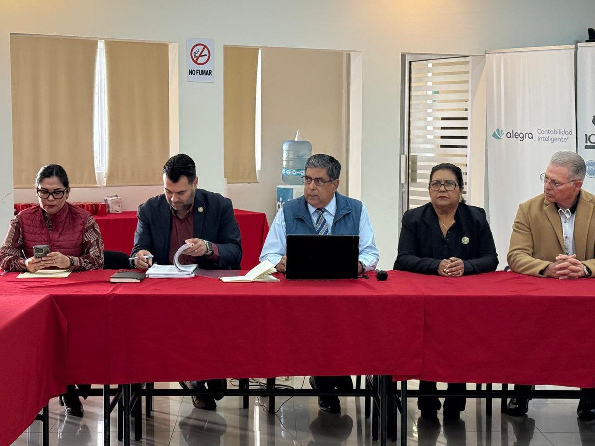 Este sábado sostuvimos reunión de trabajo con integrantes del Colegio de Contadores de la Zona Norte de Sinaloa. Importante escuchar a los protagonistas de este sector productivo, con el objetivo de reformar y modernizar la Ley Fiscal del Estado, para el bien de los sinaloenses.