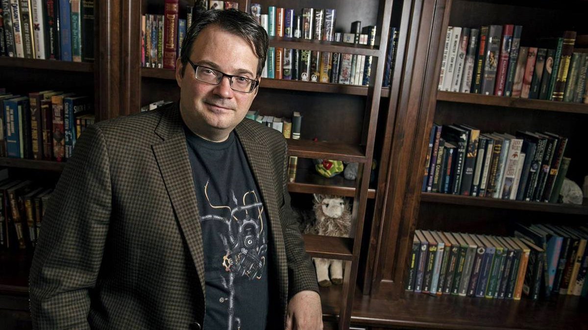 "No escribo por los giros de trama, ni por los dragones, ni por los giros ingeniosos de las frases, aunque disfruto con ello. Escribo porque las historias llevan a la gente a su interior. Y creo que eso es lo que el mundo necesita"

                        –Brandon Sanderson