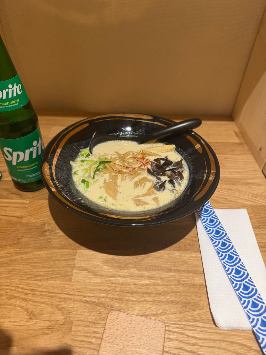 Living the introverts dinner dream 👌🏻