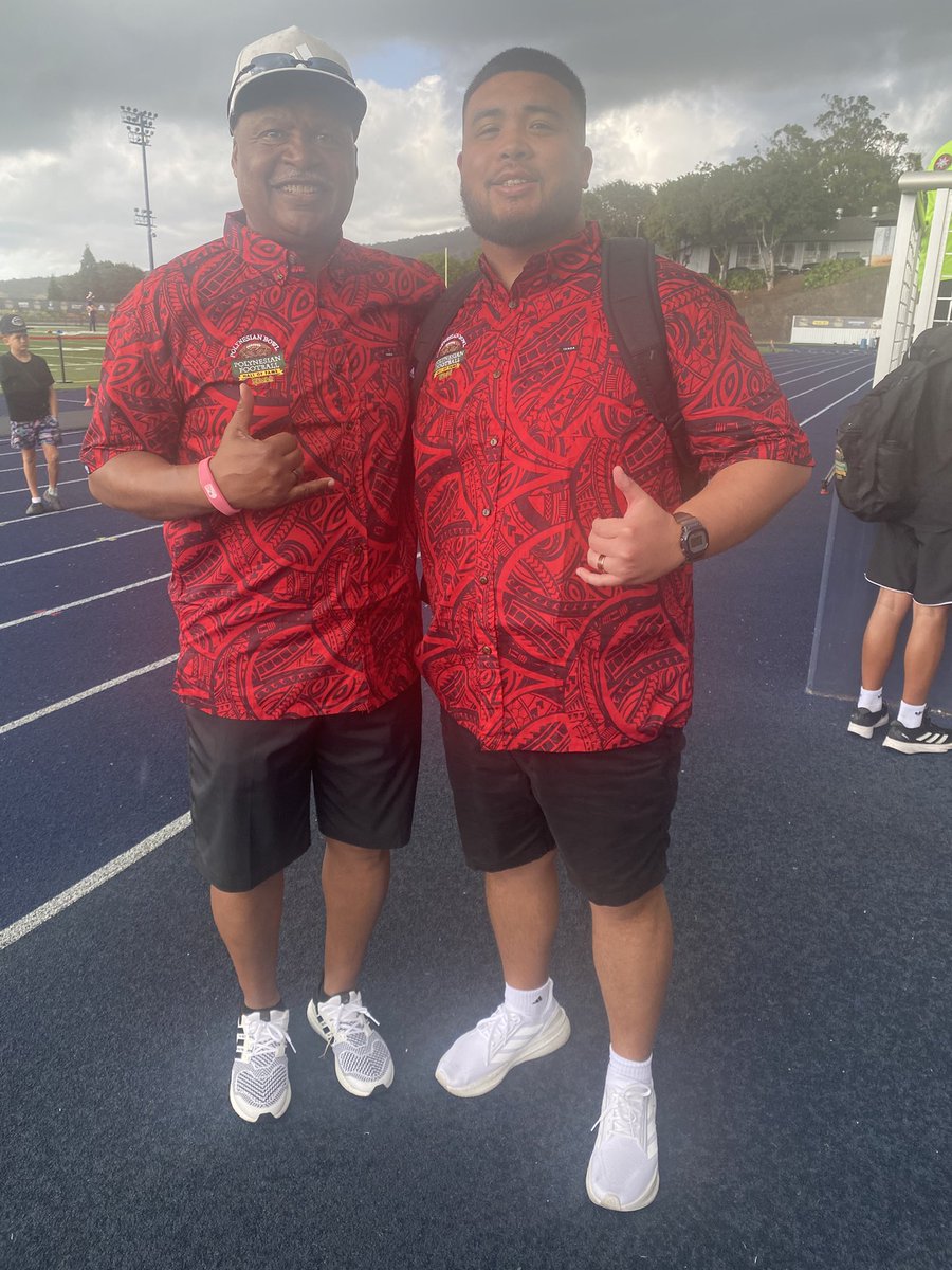 CoachNateOishi's tweet photo. Truly a blessing to Coach TEs for team Mauka in this year’s Poly Bowl! Thank you @polynesiabowl @PolynesianFBHOF for the opportunity! Good luck to our TEs @BaronNaone and @BrockHarris2026 these guys are studs and I’m excited to see them ball at the next level. @702HSFB @HSFBamerica @NCMFC1 @JoeArrigo_ISG @TheFranchiseLV @AlexWright1028 @BrandonHuffman @BlairAngulo @GregBiggins
