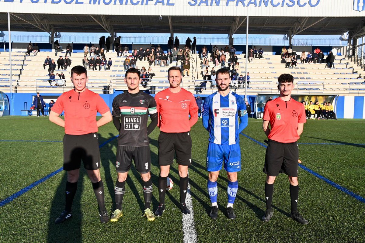 Final | CD Naval (3-2) Atlético Mineros 
⚽ Min 11 Dani
⚽ Min 29 Josemi
⚽ Min 45 Atl Mineros
. 
⚽ Min 81 Atl Mineros
⚽ Min 91 Dennis

Por fin nos sonrió la suerte después de tener el partido ganado y que nos empataran faltando muy poco. Dennis consiguió el 3-2 en el descuento
