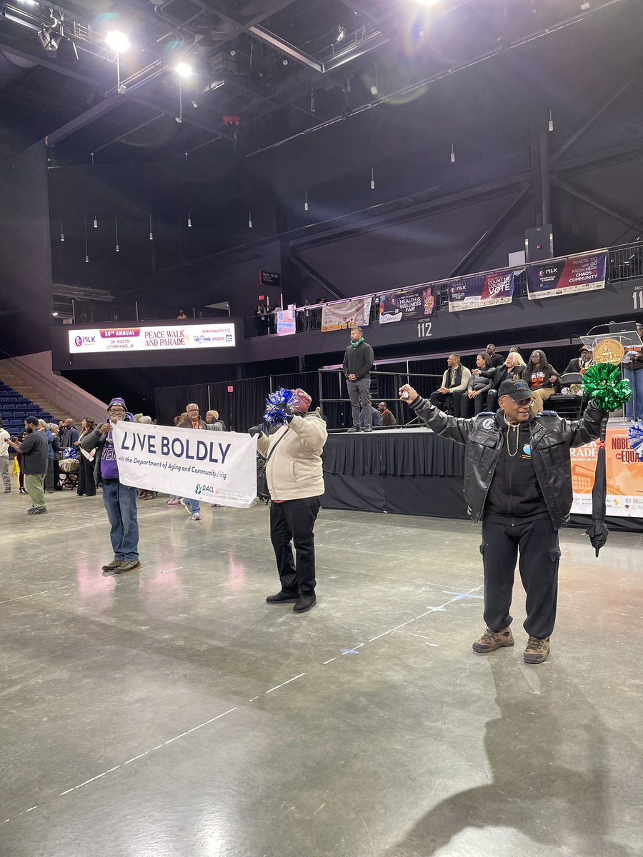 DACL_DC's tweet image. Today, DACL joined DC residents from all eight wards to honor the legacy of Dr. Martin Luther King, Jr. at the annual MLK Day Parade. It was an amazing day to commemorate his legacy with community! #MLKDay #CommunityUnity 💙💚