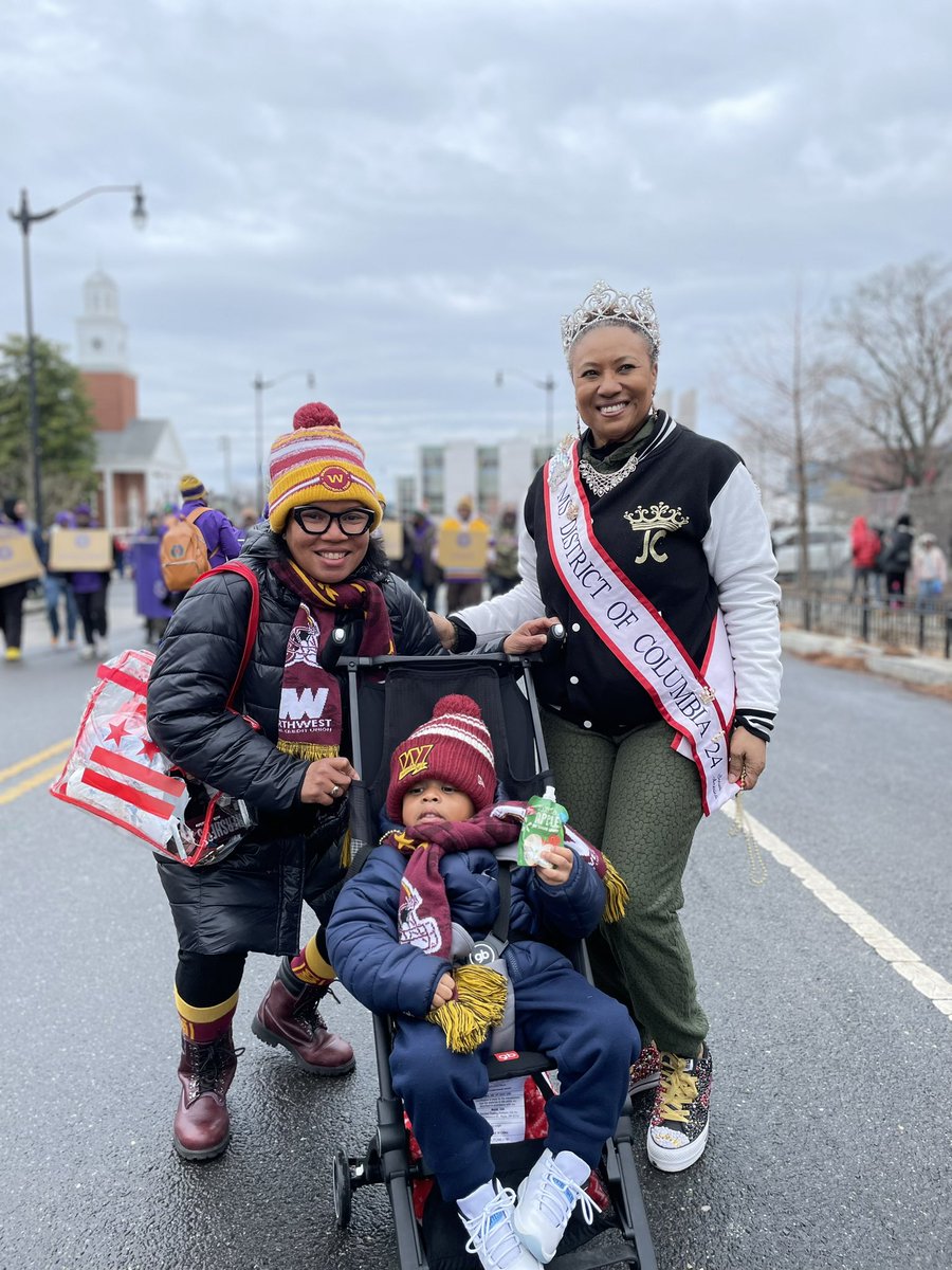 DACL_DC's tweet image. Today, DACL joined DC residents from all eight wards to honor the legacy of Dr. Martin Luther King, Jr. at the annual MLK Day Parade. It was an amazing day to commemorate his legacy with community! #MLKDay #CommunityUnity 💙💚