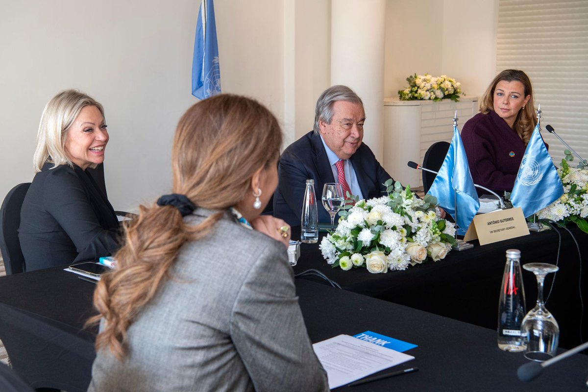 unwomenlebanon's tweet photo. 🚨Happening today

High-Level meeting between @antonioguterres UN
SG &amp; heads of women’s rights &amp; women-led orgs
Women leaders presented their vision for a gender-responsive govt., shared their thoughts on recovery, reconciliation, &amp; reconstruction efforts

📸Pascual Gorriz Marcos https://t.co/kk29MzQTg3