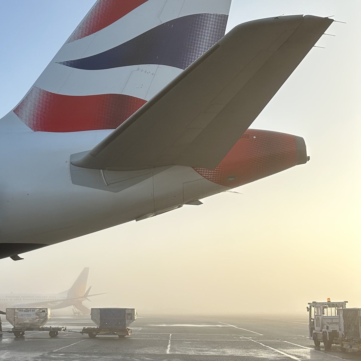 MarkGrigg's tweet image. Fog on the ….
#pilotview 😎