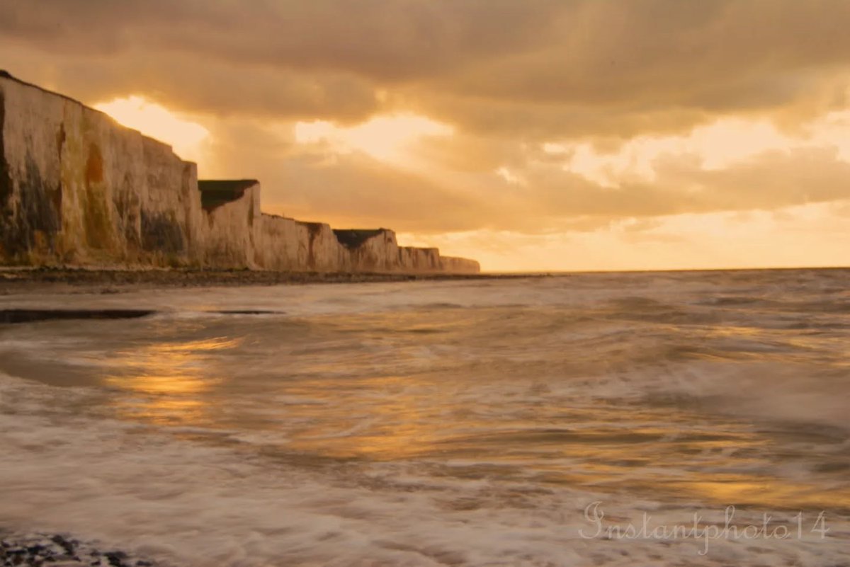 hautsdefrance's tweet image. [Cette semaine sur Instagram]

📸 Dans l&apos;#Avesnois, à #BoulognesurMer, #Ault ou #Vimy, les plus belles photos des #hautsdefrance sont sur notre compte #Instagram 👉 ow.ly/uTq850BhUmb

👏 Florence, Maxime, Hélène &amp;amp; Jimmy 👏
