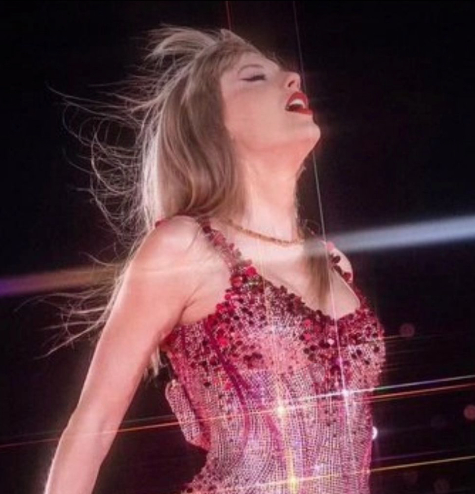 looking for more oomfs! bots and weirdos seem to like me so oh well
music interests:
- sabrina carpenter 
- taylor swift
- lana del rey
- sour era olivia
- dua lipa
- coldplay
- ariana grande
- turkish bands

i also love the mcu &amp; hunger games
speak now, sns, eics, evermore stan!