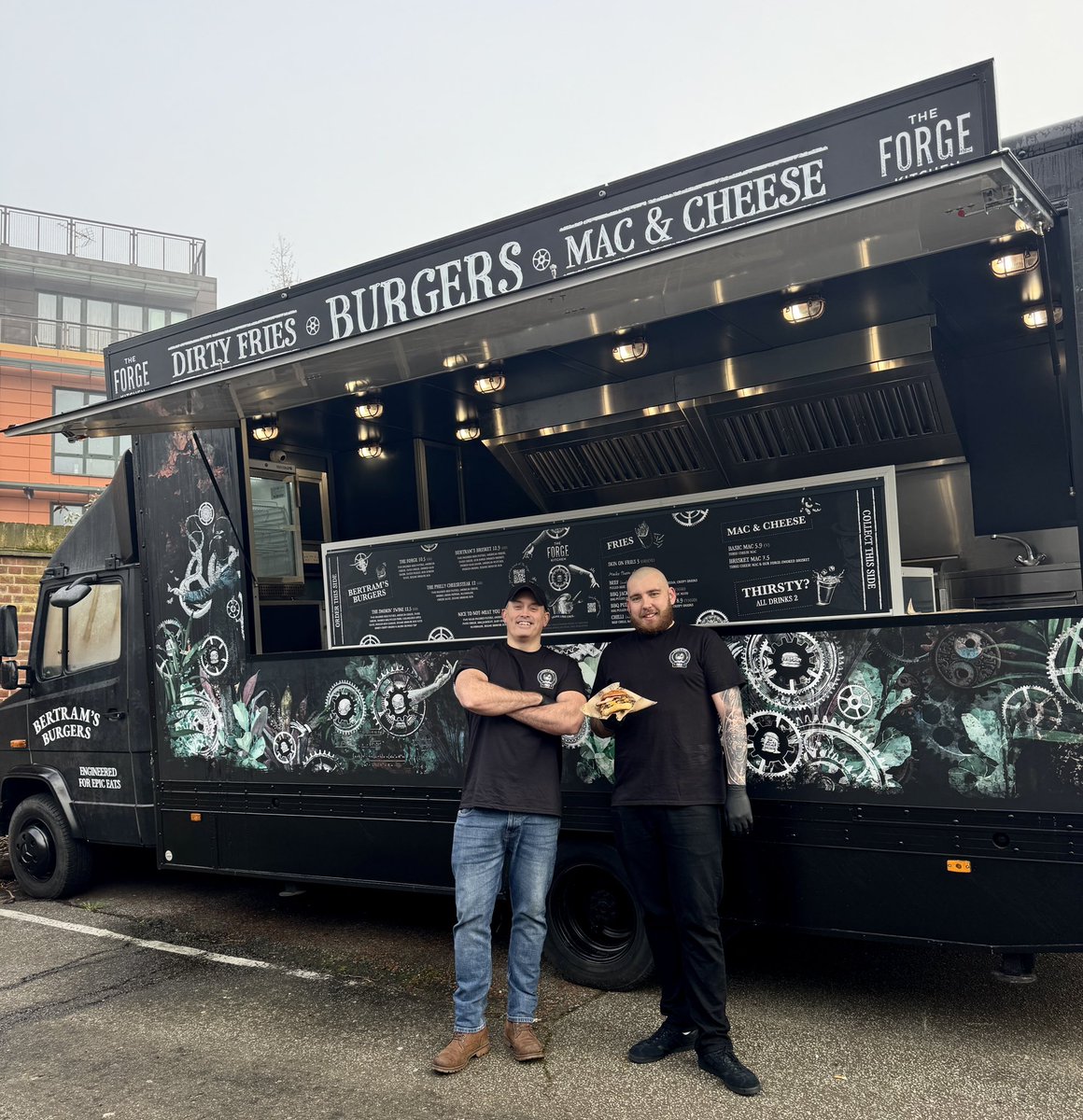 #itfc fans there’s 90 FREE burgers for you  tomorrow ahead of the #ipswich v #mancity game! You just need your town shirt or a ticket to the game to qualify! Serving in our car park from our brand NEW food truck from 2pm! Once they’re gone they’re gone! Spread the word! 🍔🍔🍔🍔