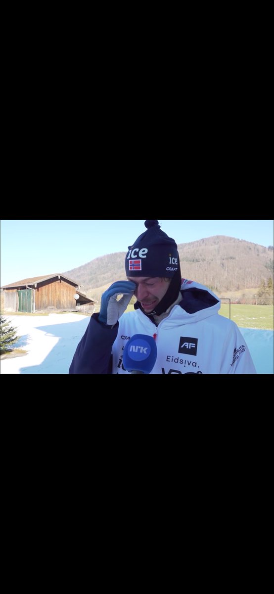 penaltyloop's tweet photo. 🇳🇴 Sturla Holm Lægreid is all of us today. I’m so glad I’m not alone in shedding a tear or two today. It’s really sweet to know the high esteem he holds JT Bø in. Clearly such respect and camaraderie even with a man who has bested him so many times 
#biathlon https://t.co/SVJ0iQykve