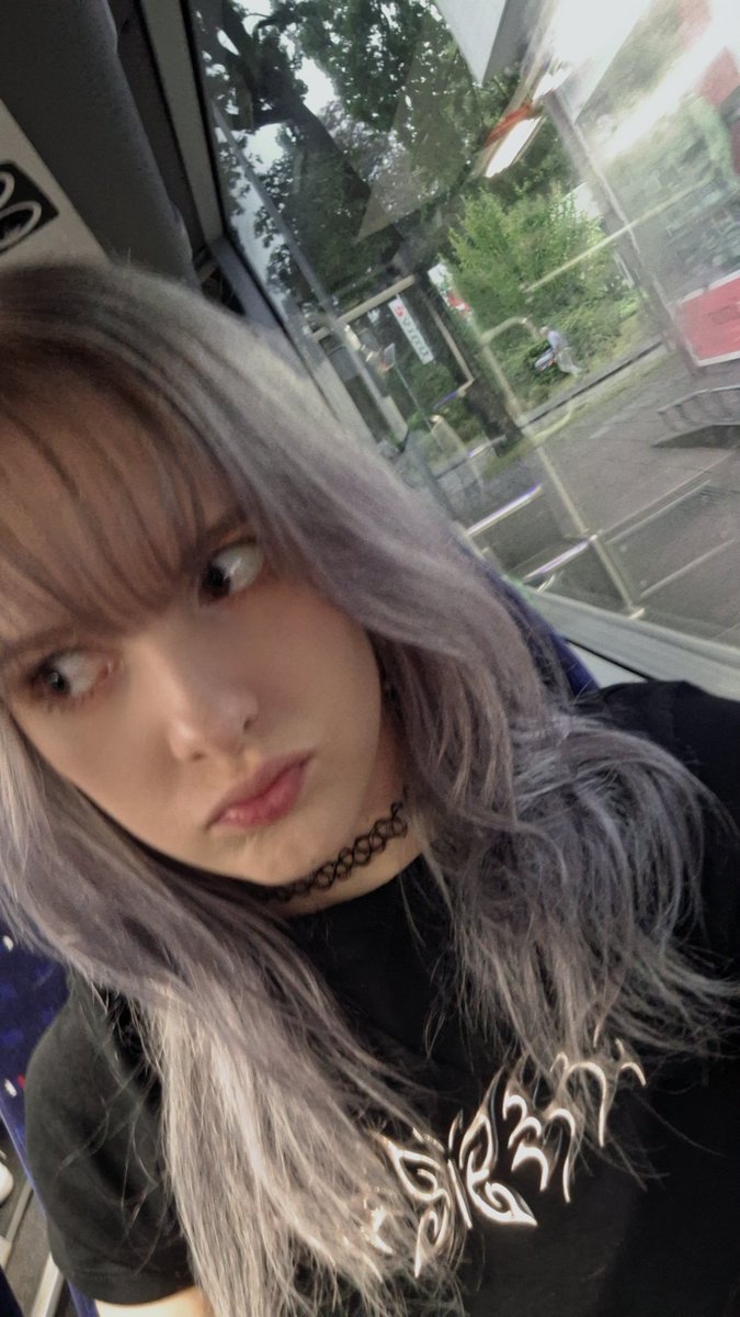 VioletInOrbit's tweet image. it's been a while so i'm posting some recent selfies that i like