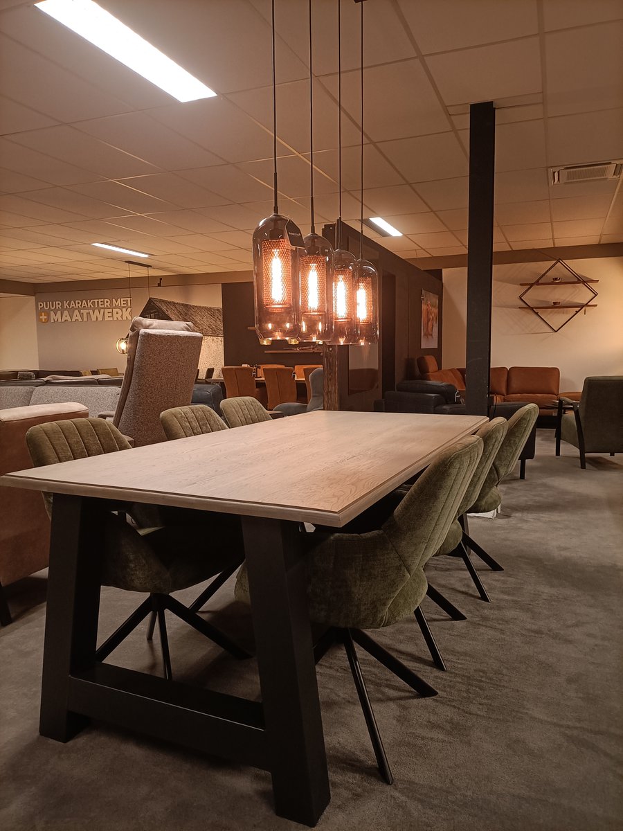 BankstelPlus's tweet photo. 𝗢𝗣𝗥𝗨𝗜𝗠𝗜𝗡𝗚!!

Eettafel Levi
Eiken Whitewash 
220 x 200 cm
Poot metaal zwart

𝗩𝗮𝗻 €𝟭𝟯𝟲𝟲,-
𝗡𝘂 𝘃𝗼𝗼𝗿 €𝟳𝟵𝟱,-

Zorg dat je er snel bij bent! WEG=PECH! https://t.co/tGhCwQh9oD