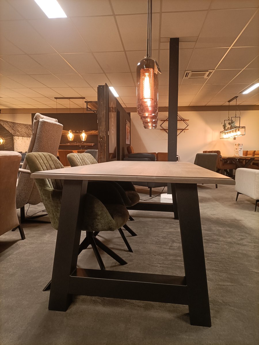 BankstelPlus's tweet photo. 𝗢𝗣𝗥𝗨𝗜𝗠𝗜𝗡𝗚!!

Eettafel Levi
Eiken Whitewash 
220 x 200 cm
Poot metaal zwart

𝗩𝗮𝗻 €𝟭𝟯𝟲𝟲,-
𝗡𝘂 𝘃𝗼𝗼𝗿 €𝟳𝟵𝟱,-

Zorg dat je er snel bij bent! WEG=PECH! https://t.co/tGhCwQh9oD