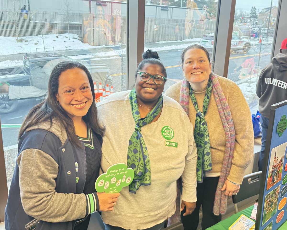 Lots interesting tables in back, including 
Girl Scouts of Nation's Capital <a href="/GSCNC/">Girl Scouts Nation's Capital</a>, with 
Kim Ford, CEO, Caprico Robinson &amp; Corinne Cannon. 
Buy <a href="/girlscouts/">Girl Scouts</a> cookies❗️