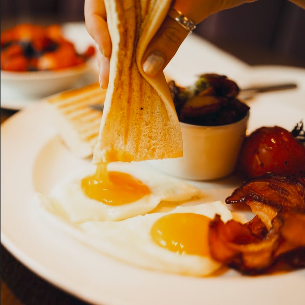 How has your 2025 been so far? Sunny-side up or scrambled? 🍳⁠
⁠
Let us know in the comments below! And remember, it has only been 18 days - try not to stress!⁠
⁠
#sunnysideup #breakfast #brunch #provencemarianside #vancouvereats #vancouverbrunch #vancouverbreakfast