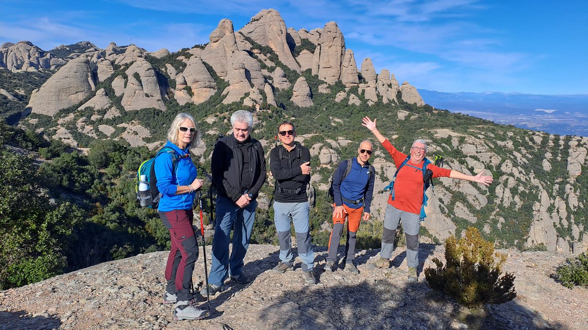 aebufala's tweet image. Avui dissabte hem fet la primera sortida de senderisme del  2025, Monistrol de Montserrat a el mirador de la Magdalena, una excursió per gaudir i baixar els torrons @FEEC_cat @revistavertex #excursionisme #montserrat @xarxadeparcs #catalunya