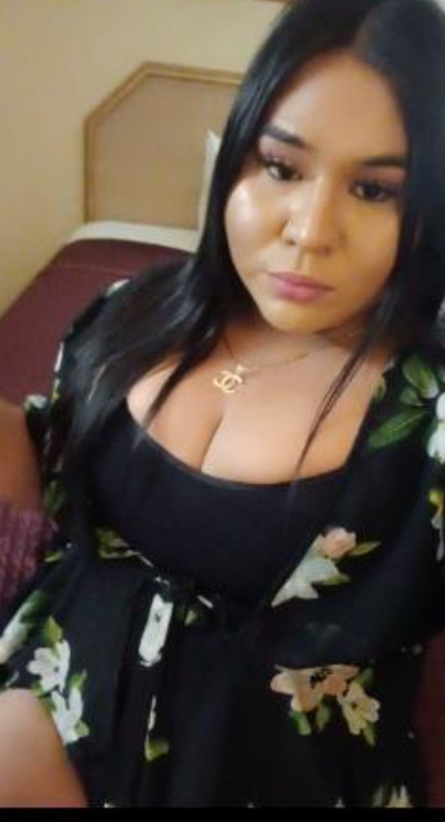 SippnTea_'s tweet photo. She is said to be around the 67th Ave &amp; Vanburen area of Phoenix, AZ. This is a TS and is said to be HIV POS and works in prostitution and massages. She has scammed and tried to poke clients with her needle to get more money from them. BEWARE!! #fypシviral #phoenix #caution #HIV https://t.co/spIVeWw4kS