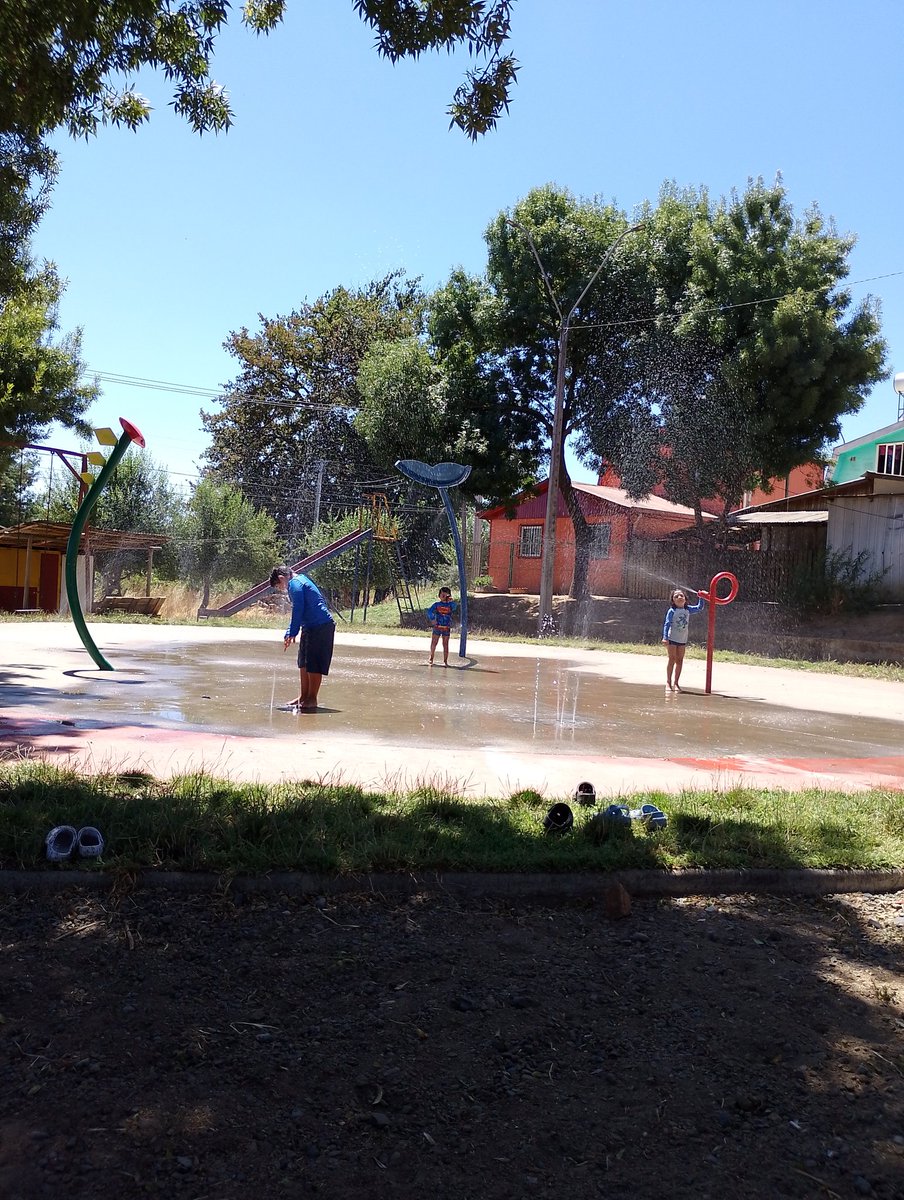tiamultiple's tweet photo. Disfrutando de las plazas de Agua. #Quirihue https://t.co/jwF4Z3VpTA