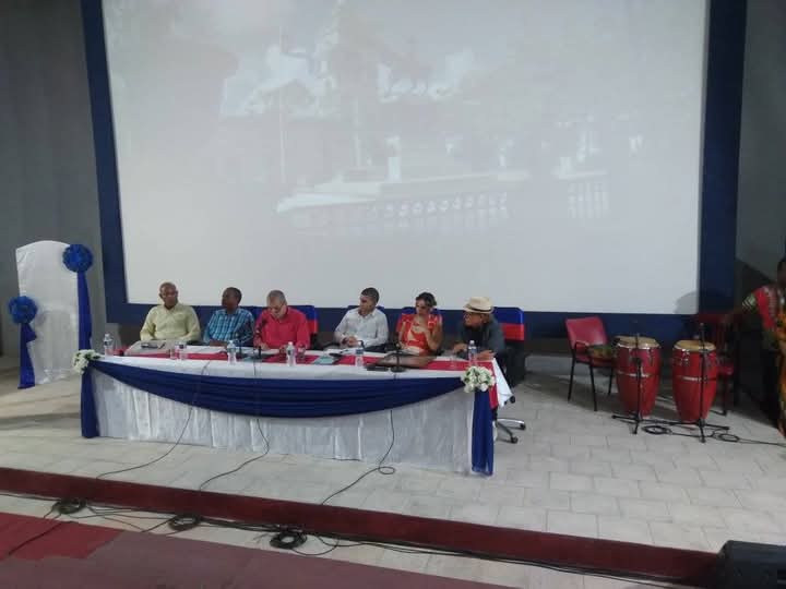 CespedesLa8901's tweet image. #CubaEsCultura
#OrienteCubano

Culminan hoy los balances de trabajo del sistema de  la Cultura, en el Oriente cubano,
 felicitaciones por los excepcionales resultados logrados en el 2024. 
#Campechuela.