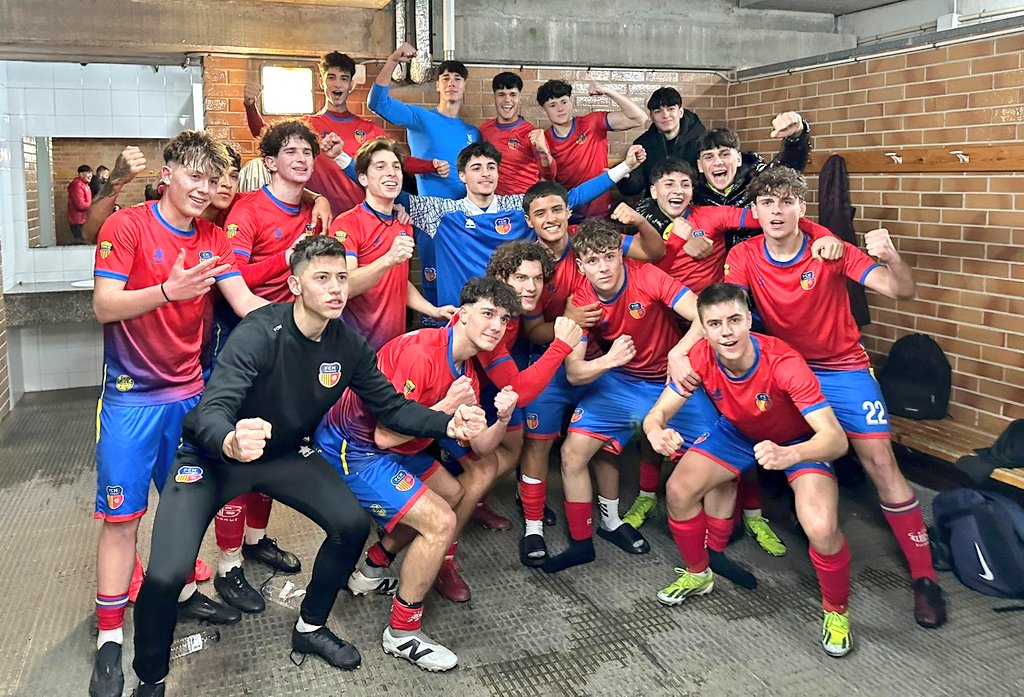 martinenc's tweet image. ⏱️ FINAL!

⚔️ @CFAmposta 2-4 Juvenil A Masculí
⚽️ Picón (2), Arnau Bataller i Santos

📝 Nou triomf, el vuitè del curs, que deixa l'equip a la part alta de #LNJ7, en places ďascens a Divisió ďHonor quan acaba la 1a volta.

🎉 Espectacular, EQUIP!

#SomMartinenc #futbolcat