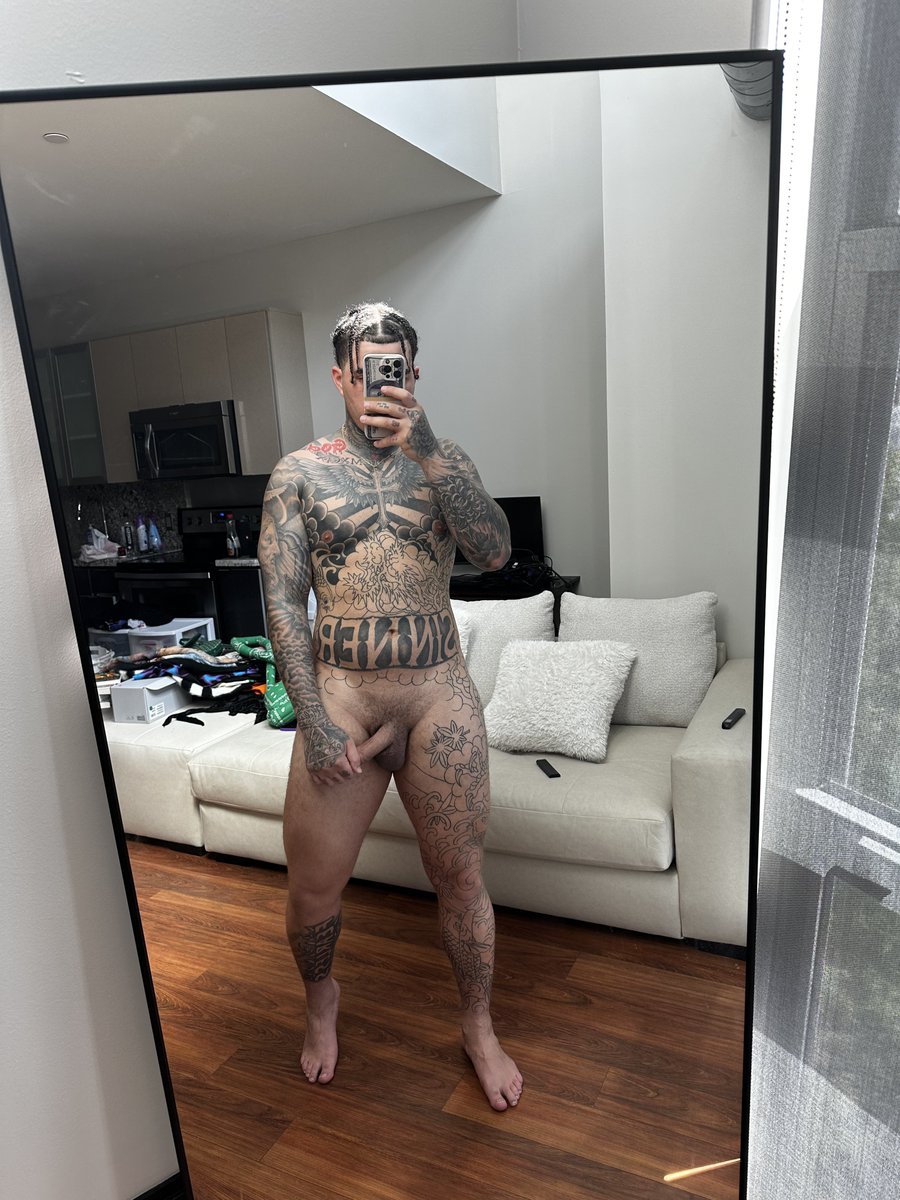 papiichicoo's tweet photo. Am i your type ? 😈 https://t.co/iC3MfblR7W https://t.co/d2Nk5z3uVk