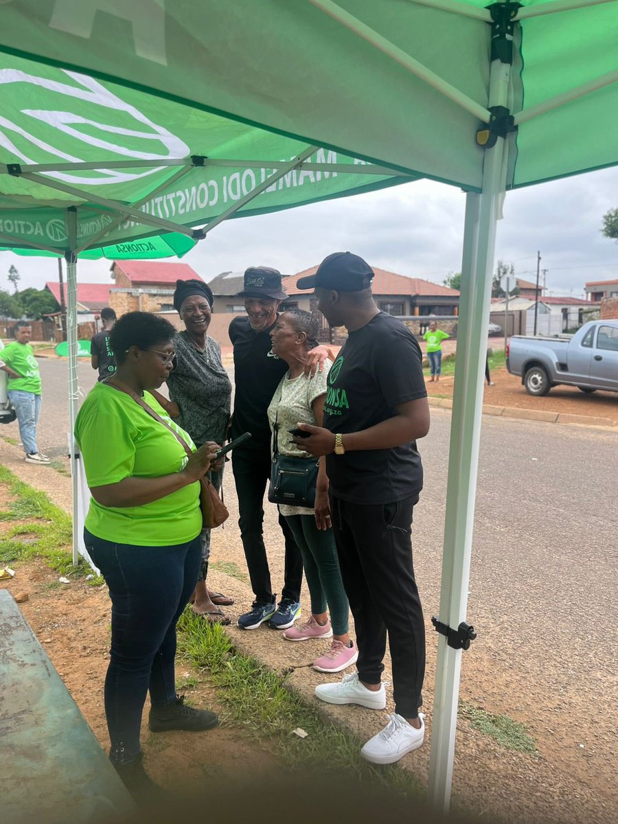 ActionSA Tshwane Youth Forum supporting a back-to-school clean up campaign at Eersterus earlier today.