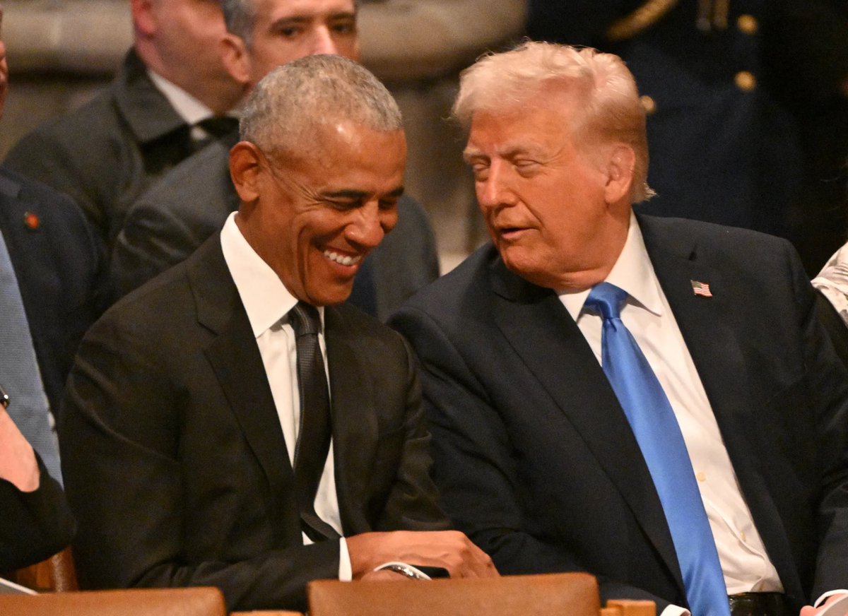 Inzeen12's tweet photo. @historyinmemes “The future rewards those who press on. I don’t have time to feel sorry for myself. I don’t have time to complain. I’m going to press on.” - Barack Obama https://t.co/3TLAgIuZL5