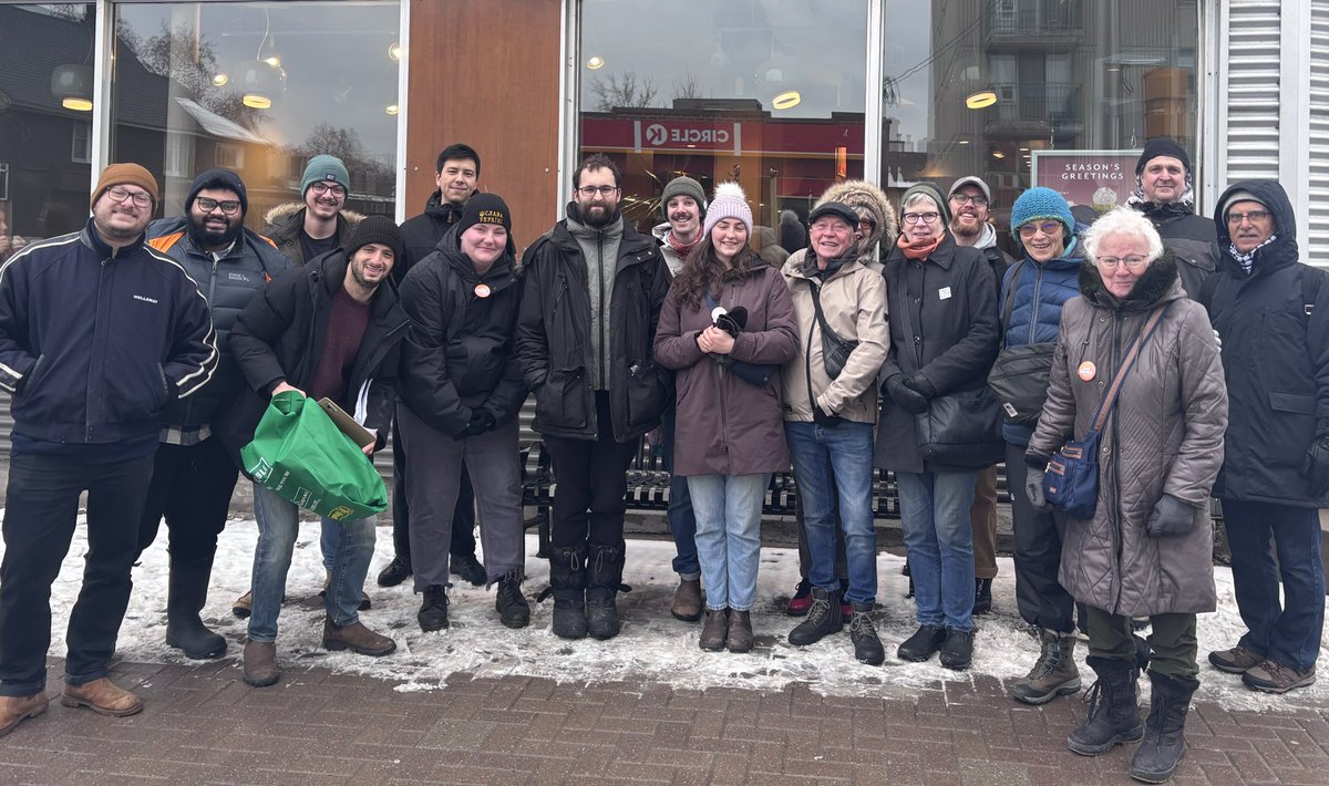 ottawacentreNDP's tweet image. The Ottawa Centre NDP were out in Hintonburg today to talk about @JoelHardenONDP , @theJagmeetSingh and the @NDP plan for real affordable housing.
Join us!