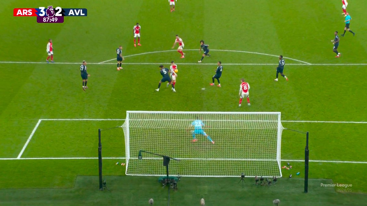 Premier League tweet media