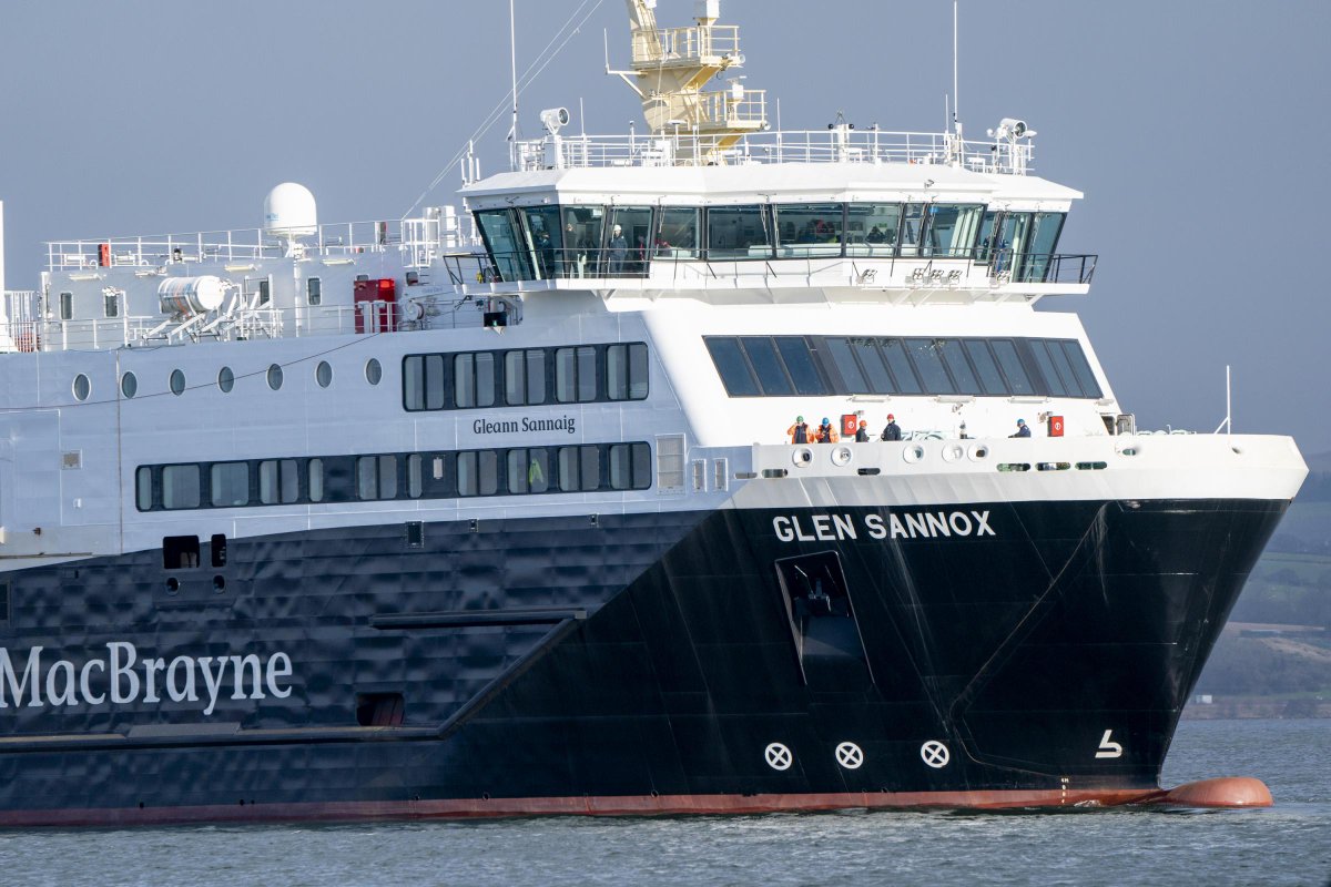 mik61scot's tweet photo. @SteveTa65152757 Which professional naval architect of standing would sign off such structurally defective ‘hungry horse’ steel  side panels on an  SNP £650million+ ferry building contract?😳 https://t.co/b6tEQGfd9f