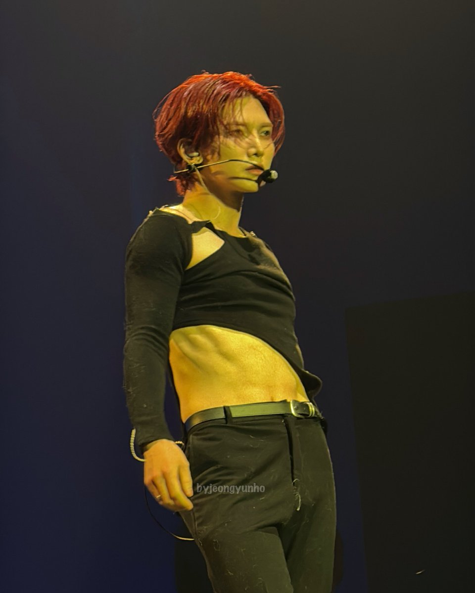 KHJBASE's tweet photo. THE OUTFIT ARE YOU KIDDING MEB?2!:!/?2?1&amp;;&amp;2@:$:&amp;:$:) https://t.co/JyywhA72Ul