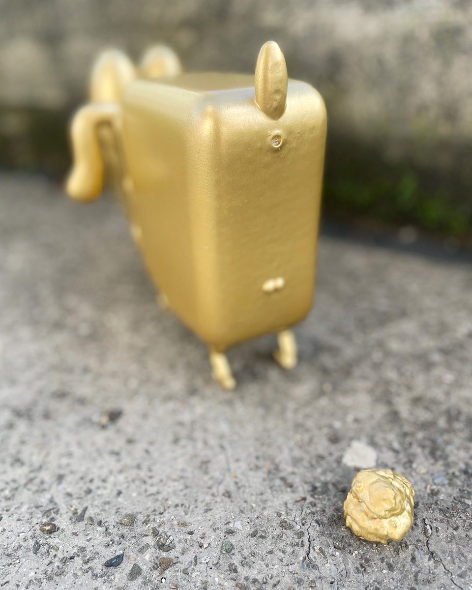 Golden Dogs 👑🐕💨

Make you every morning a new gold nugget 👍🏽😂❤️💰💨