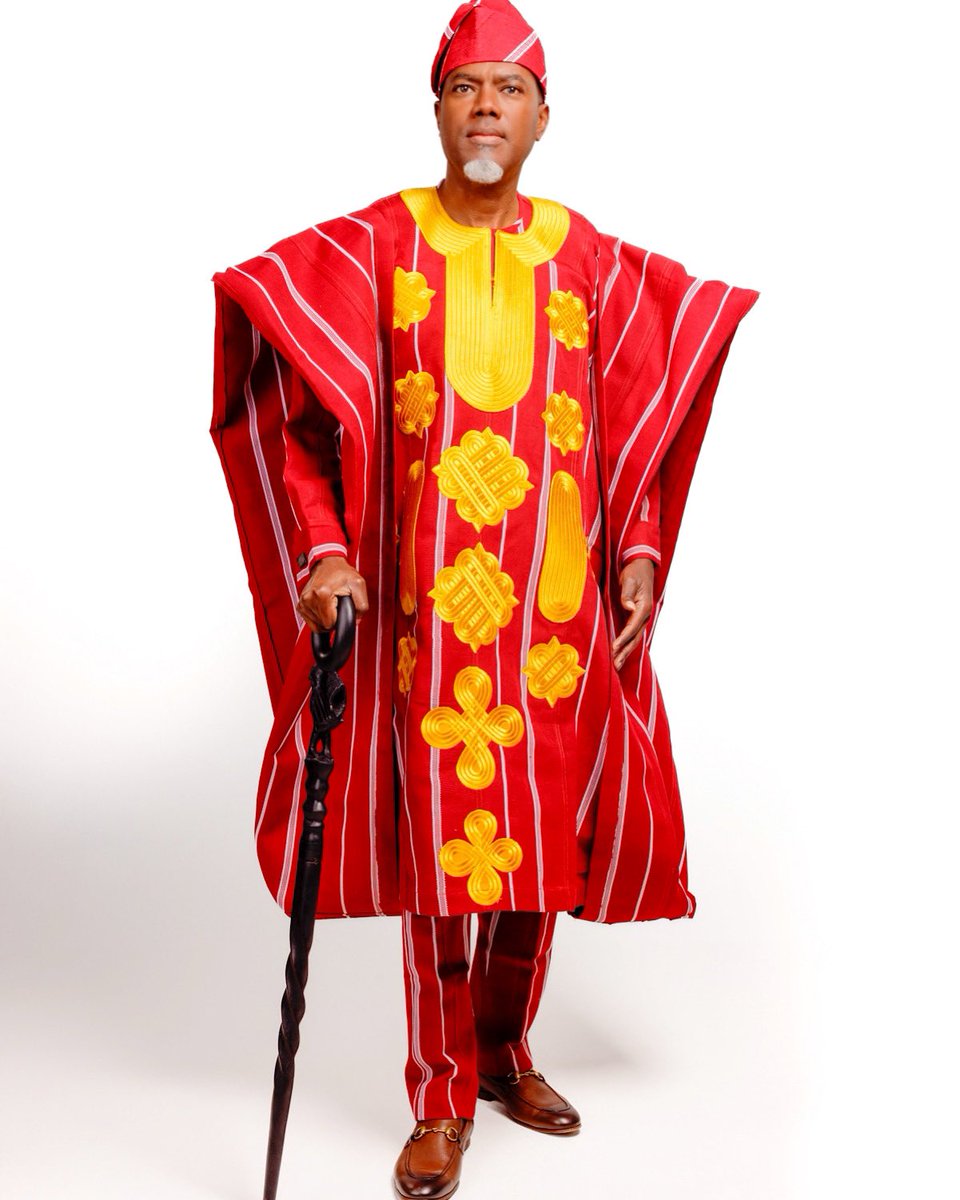 renoomokri's tweet photo. Which background is better? https://t.co/LRr0Cmq8Zh