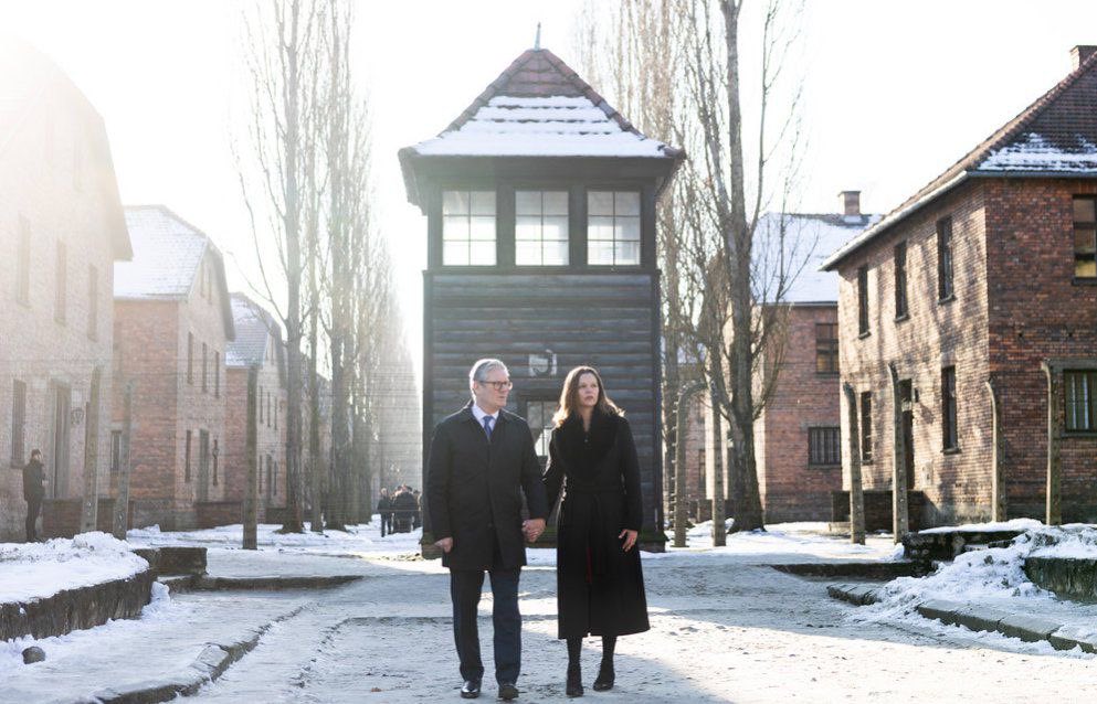 Stop The Bollocks with Mirabel (@mirabeltweets1) on Twitter photo Oi <a href="/Keir_Starmer/">Keir Starmer</a>
Iβm Jewish
STOP using the extermination of 6 million Jews & the extermination of 4 million black, brown, disabled, gay, Roma, & countless others for your shitty little photo ops
Have some fucking respect Oi <a href="/Keir_Starmer/">Keir Starmer</a>
Iβm Jewish
STOP using the extermination of 6 million Jews & the extermination of 4 million black, brown, disabled, gay, Roma, & countless others for your shitty little photo ops
Have some fucking respect