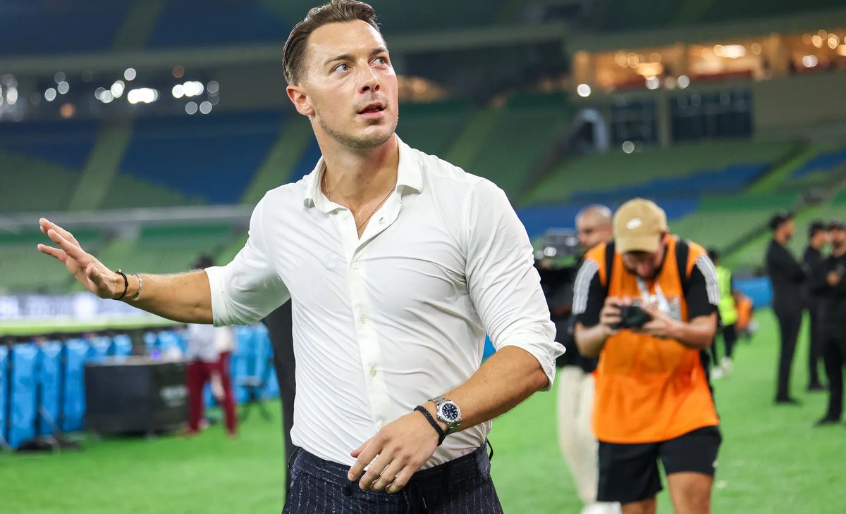 More on Matthias Jaissle remaining as Al-Ahli head coach, as revealed.

After a meeting with the club's board, Jaissle was given full support for the future. 

It was also noted Jaissle has forged a strong bond with the fans and wider Jeddah community.

Al-Ahli fans played a big