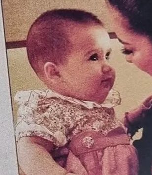 laralxe's tweet photo. lía tovar perroni você é uma preciosidade ♥️ https://t.co/P7egy8uHGm