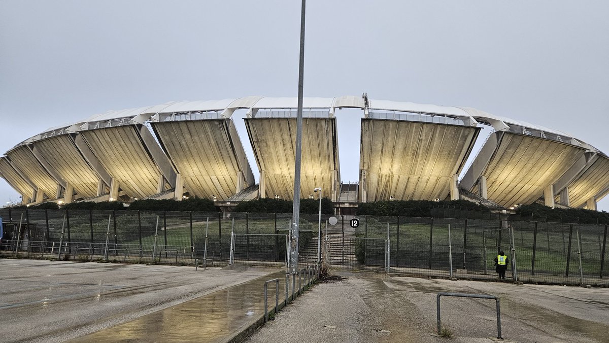 sua62's tweet photo. #BariBrescia #bari was für ine Wasserschlacht! https://t.co/QdcYQugEAC