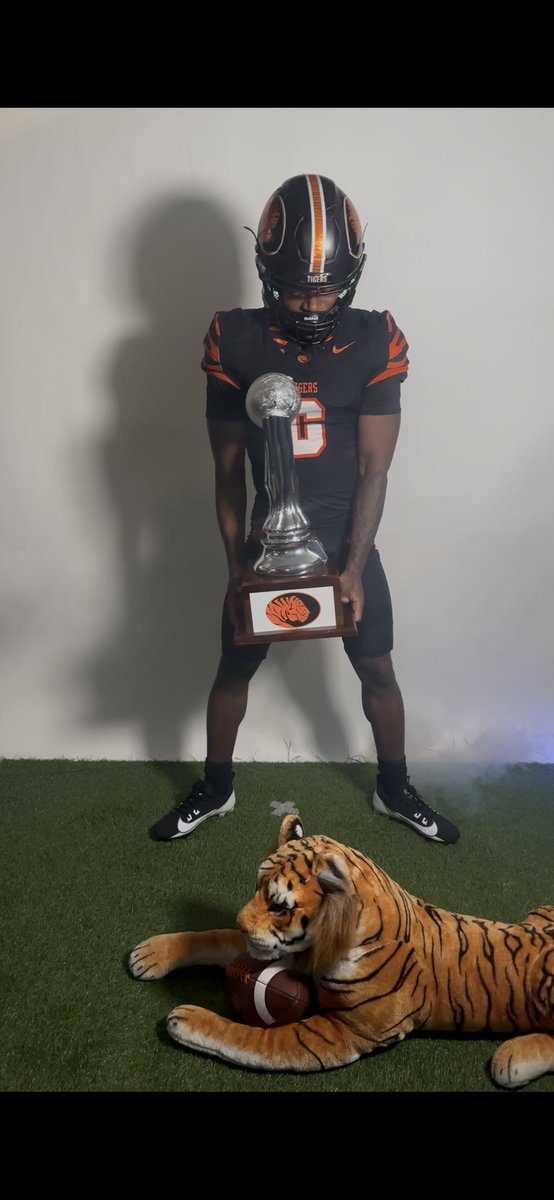 Had a great time on my visit with <a href="/Coach_wright23/">Daniel Wright Jr.</a> at <a href="/ECUTigersFB/">ECU Tigers Football</a> !!