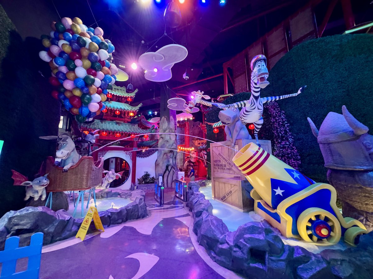 SoCal360's tweet image. DreamPlay is a huge DreamWorks themed Playground for kids with lots of fun activities such as: slides, obstacle course, ball pits, puppet show, cooking class &amp;amp; more! Located inside City of Dream Resort in Manila, Philippines 🇵🇭 

If you’re not participating in the activities, you