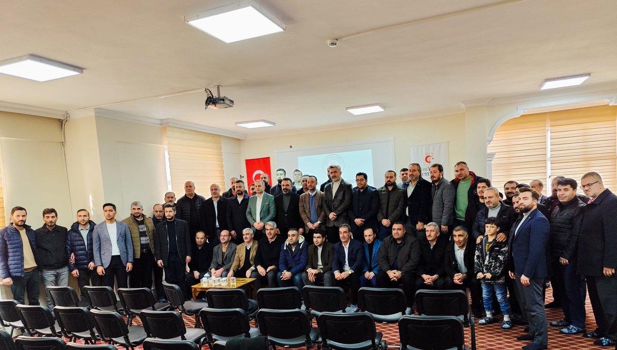 İlim Yayma Cemiyeti Bitlis Şubemizin 7. Şube Genel kurulu gerçekleştirildi.Hizmet bayrağını devreden Ahlat Belediye Başkanımız Yavuz Gülmez'e yapmış olduğu hizmetlerinden ötürü kendisine teşekkür eder,Hizmet bayrağını devralan Hasan Kara'ya yapacağı hizmetlerde başarılar dileriz.