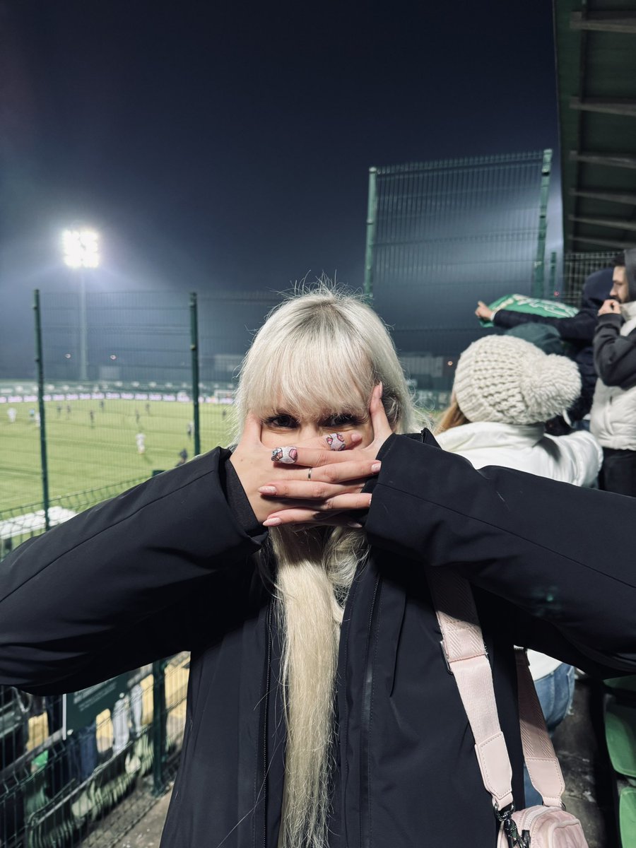 anacatarinacoelho. tweet media