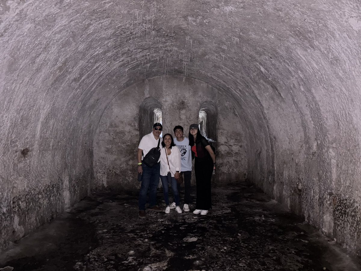 de_ejea's tweet photo. #Prisioneros #Visitantes #Conociendo la #Fortaleza de #SanJuandeUlua #selfiedelrecuerdo #graciasporsuvisita #guiasdeturistasejeaveracruz #elizabethaburto 👍 https://t.co/v64TAWkt0d