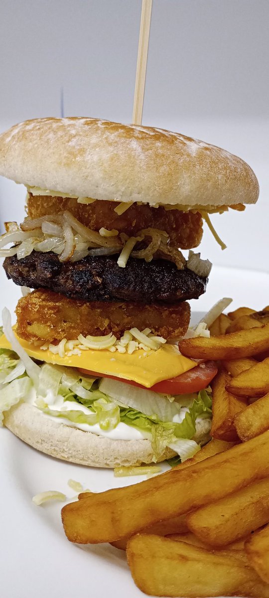 TheSnackStop1's tweet photo. Anyone for #Burger https://t.co/NQenRcIf1b