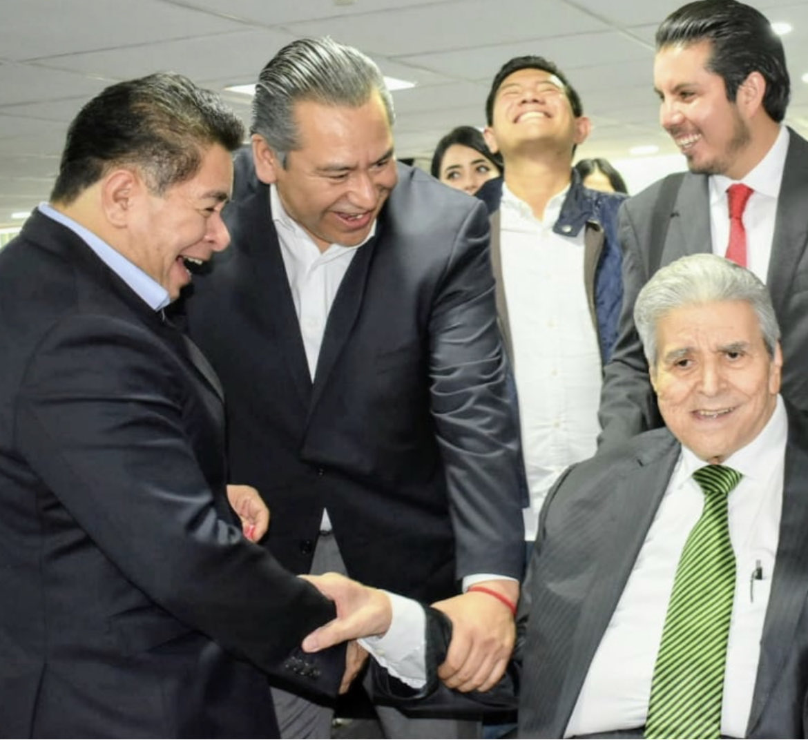 Con toda Gratitud abrazo de su tamaño a mi muy Querido Amigo ⁦<a href="/leobardosoto/">Leobardo Soto</a>⁩ en su cumple.
Muchos caminos hemos transitado y muchos más hay que andar.
Al hijo respetuoso, al Padre ejemplar, al amigo solidario, al compañero leal,  años de éxito, de paz, de bien.