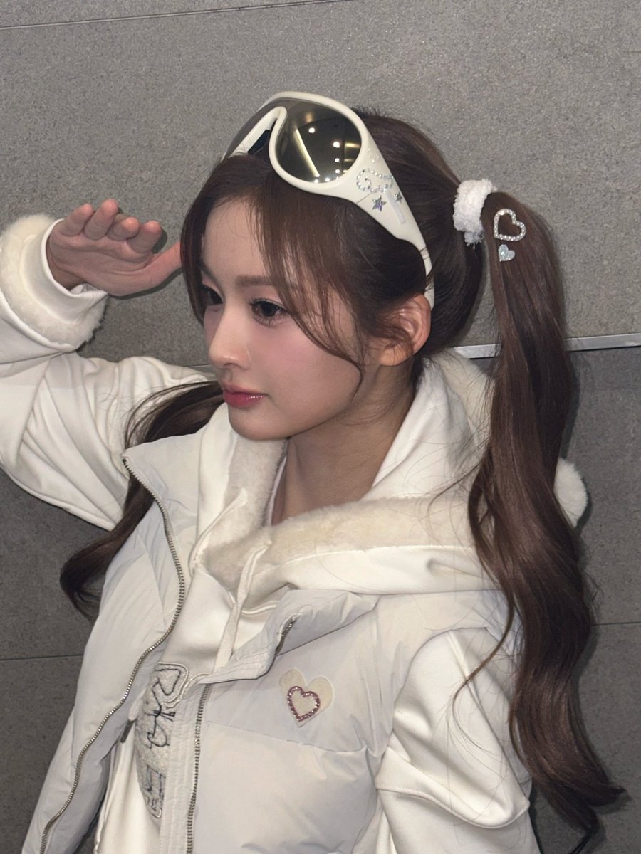SullyoonBrasil's tweet photo. 🦌 | Atualização da #Sullyoon no 🫧 . 

🦌 📸
🦌 Aqui está a foto para hoje
🦌 Eu postarei as outras amanhã 
🦌 com legendas
🦌 🥰
🦌 ㅋㅋㅋ
🦌 Boa noiteee
🦌 Bons sonhos!
🦌 😻

#NMIXX #엔믹스 #Sullyoon @NMIXX_official #설윤 https://t.co/aItXqwfoke