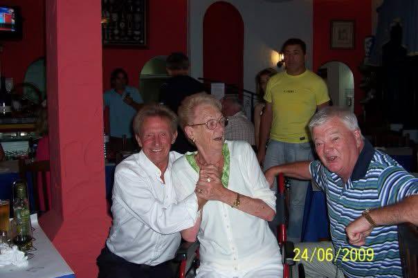 God bless the passing of ‘The King’ not only an amazing footballer but a fantastic person who is here partying with my parents on the Algarve.  #RIPTheKing